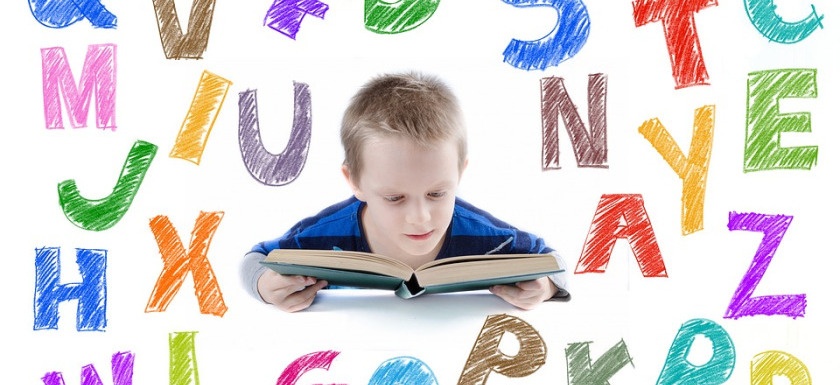 niño con dislexia y discapacidad visual.