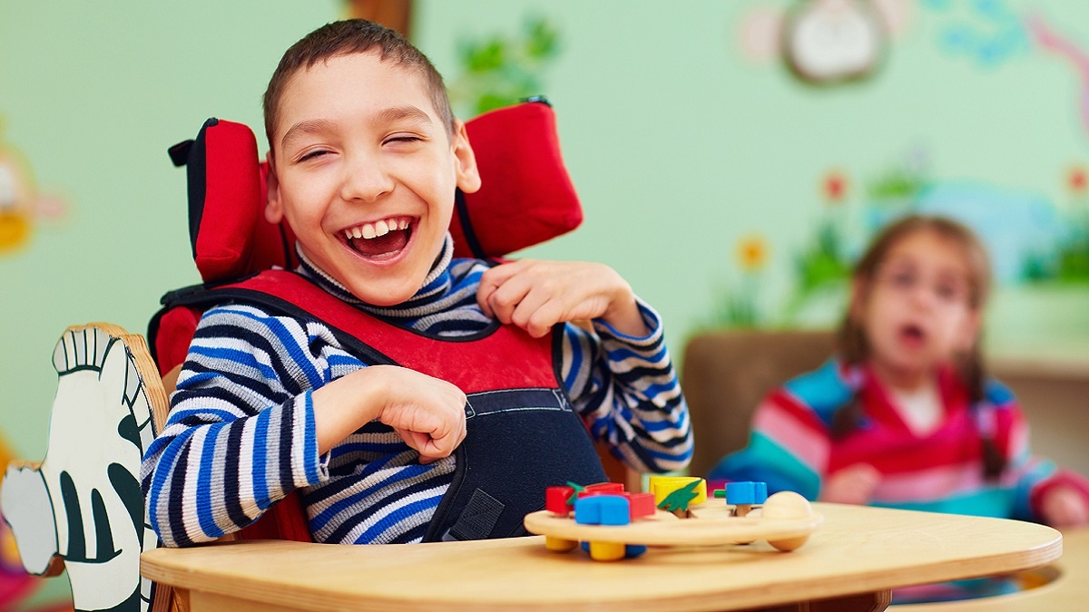 imagen de un niño con parálisis cerebral.