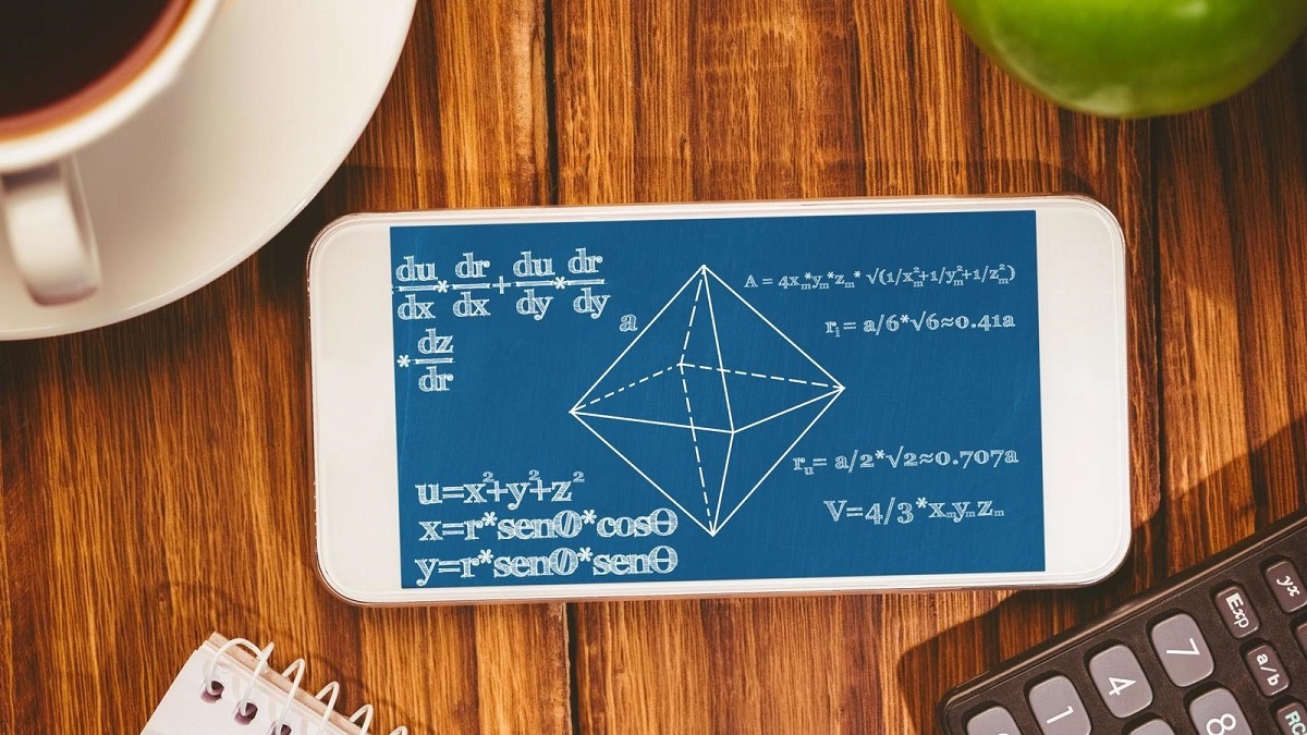 imagen de un móvil con una aplicación matemática abierta para implementar un aula sin papel
