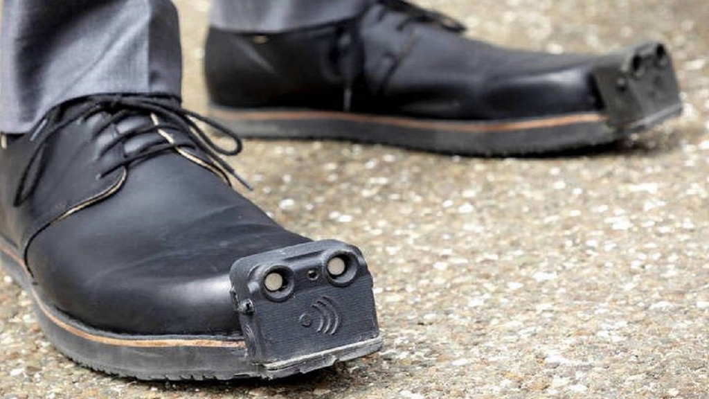 innomake, el zapato inteligente: imagen de un par de zapatos dotados con sensores