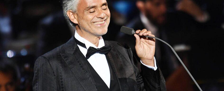 imagen de Andrea Bocelli durante una actuación