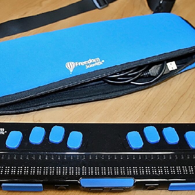 focus 40 blue 5th generation vista de frente con su estuche.